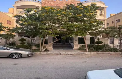 سطح - 3 غرف نوم - 2 حمامات للبيع في المجاورة الثانية - الحي الثالث شرق - مدينة الشروق - القاهرة