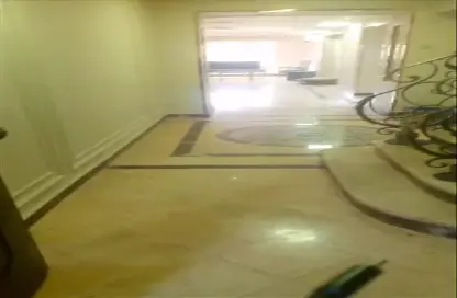 Apartment - 5 Bedrooms - 3 Bathrooms for sale in Al Mesaha St. - Dokki - Giza