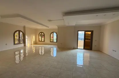 شقة - 3 غرف نوم - 2 حمامات للايجار في شارع زكريا احمد - البنفسج 5 - البنفسج - مدينة القاهرة الجديدة - القاهرة