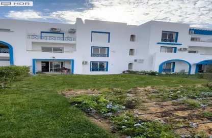 Chalet - 2 Bedrooms - 2 Bathrooms for rent in Mountain View - Ras Al Hekma - North Coast