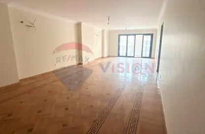 Apartment - 3 Bedrooms - 3 Bathrooms for sale in Stanley No 494 St. - Victoria - Hay Awal El Montazah - Alexandria