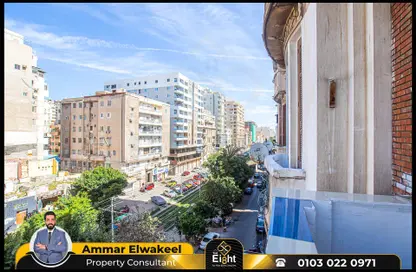شقة - 6 غرف نوم - 2 حمامات للايجار في كامب شيزار - حي وسط - الاسكندرية