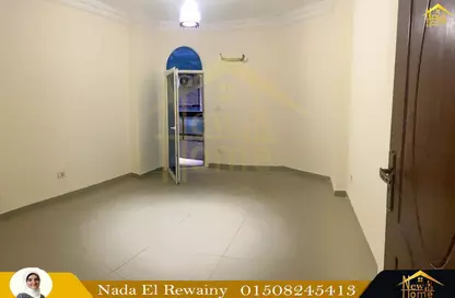 Apartment - 2 Bedrooms - 1 Bathroom for sale in Al Geish Road - Cleopatra - Hay Sharq - Alexandria