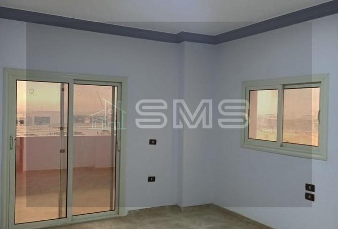 8330818 - Property Image 3