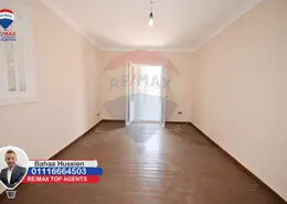 Apartment - 2 Bedrooms - 2 Bathrooms for sale in Al Galaa St. - Victoria - Hay Awal El Montazah - Alexandria