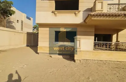 Villa - 5 Bedrooms - 5 Bathrooms for sale in Royal City - Sheikh Zayed Compounds - Sheikh Zayed City - Giza