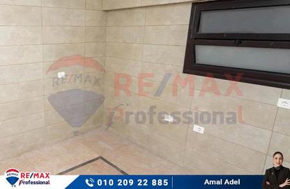 Apartment - 4 Bedrooms - 3 Bathrooms for sale in Al Shohada Square St. - Smouha - Hay Sharq - Alexandria