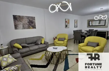 شقة - 2 غرف نوم - 2 حمامات للايجار في مون ريزيدنس - فيفث سكوير - التجمع الخامس - مدينة القاهرة الجديدة - القاهرة