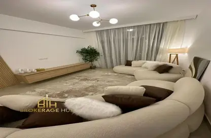 شقة - 3 غرف نوم - 2 حمامات للايجار في مون ريزيدنس - فيفث سكوير - التجمع الخامس - مدينة القاهرة الجديدة - القاهرة