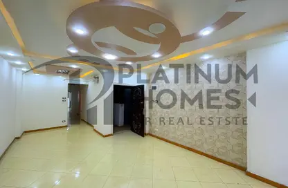 Apartment - 3 Bedrooms - 1 Bathroom for rent in Sidi Beshr - Hay Awal El Montazah - Alexandria