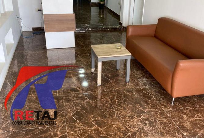 8255301 - Property Image 3