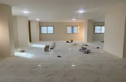 محل تجاري - استوديو - 2 حمامات للايجار في ميدان الجزائر - المعادي الجديدة - حي المعادي - القاهرة