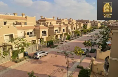 فيلا - 3 غرف نوم - 3 حمامات للبيع في الباتيو - كمبوندات الشروق - مدينة الشروق - القاهرة