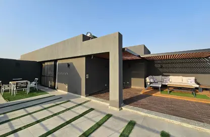 (بنتهاوس  (روف - 3 غرف نوم - 3 حمامات للبيع في باتيو كازا - الباتيو - كمبوندات الشروق - مدينة الشروق - القاهرة