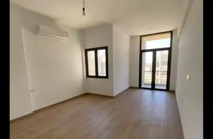 شقة - 3 غرف نوم - 3 حمامات للبيع في مون ريزيدنس - فيفث سكوير - التجمع الخامس - مدينة القاهرة الجديدة - القاهرة