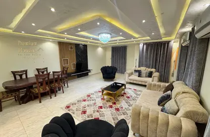 شقة - 3 غرف نوم - 3 حمامات للايجار في شارع الرياض - المهندسين - الجيزة