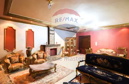 Whole Building - 3 Bedrooms - 2 Bathrooms for sale in Al Gamaa District - Al Mansoura - Al Daqahlya