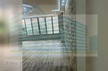 شقة - 2 غرف نوم - 1 حمام للايجار في شارع جاردن سيتى سموحة - سموحة - حي شرق - الاسكندرية