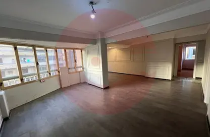 Apartment - 3 Bedrooms - 2 Bathrooms for sale in Al Hedaya Mosque St. - Saba Basha - Hay Sharq - Alexandria