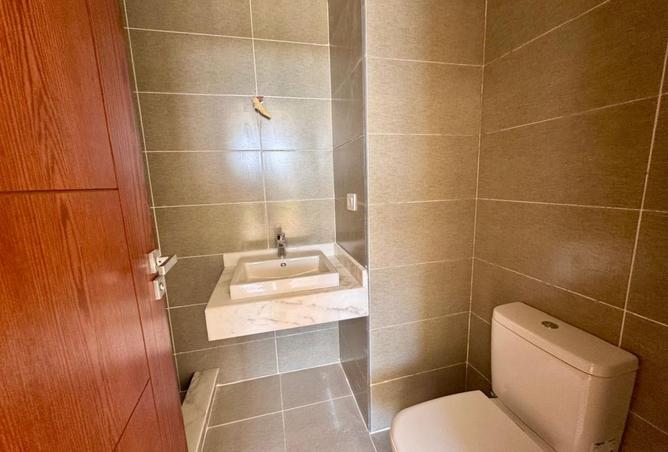 8243132 - Property Image 3