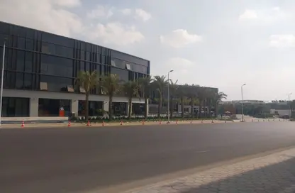 Office Space - Studio - 1 Bathroom for rent in Lake View Residence - 5th Settlement Compounds - The 5th Settlement - New Cairo City - Cairo