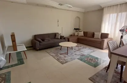 شقة - 3 غرف نوم - 2 حمامات للايجار في شارع هشام لبيب - المنطقة الثامنة - مدينة نصر - القاهرة