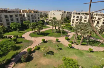 Apartment - 2 Bedrooms - 1 Bathroom for sale in Hadayek Al Mohandessin - 4th District - Sheikh Zayed City - Giza