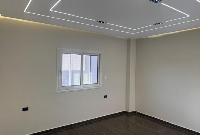 8358116 - Property Image 2