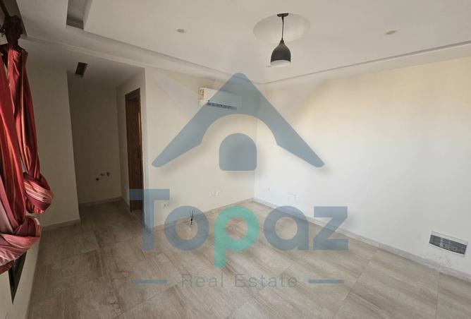 8121072 - Property Image 2