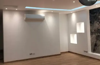 Apartment - 4 Bedrooms - 4 Bathrooms for rent in The Courtyard - 12th District - Sheikh Zayed City - Giza