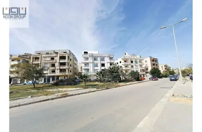 شقة - 3 غرف نوم - 3 حمامات للبيع في المجاورة الثانية - الحي الثالث شرق - مدينة الشروق - القاهرة
