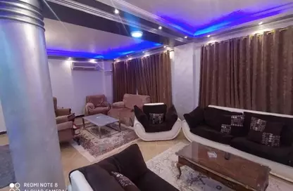 شقة - 3 غرف نوم - 2 حمامات للايجار في المستثمر الصغير - الحي العاشر - الشيخ زايد - الجيزة
