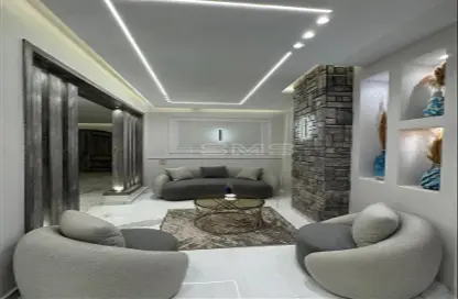 Villa - 7 Bedrooms - 6 Bathrooms for sale in Hyde Park - 5th Settlement Compounds - The 5th Settlement - New Cairo City - Cairo