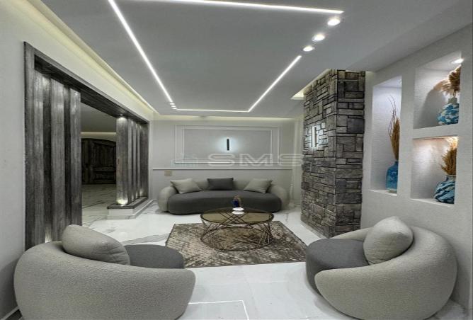 7995488 - Property Main Image