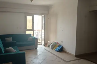 شقة - 3 غرف نوم - 1 حمام للايجار في محور جمال عبد الناصر - التجمع الثالث - مدينة القاهرة الجديدة - القاهرة