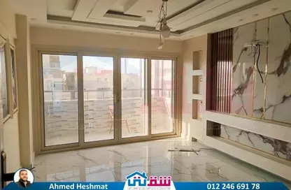 Apartment - 3 Bedrooms - 1 Bathroom for rent in Abdel Salam Aref St. - Laurent - Hay Sharq - Alexandria