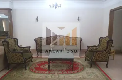 شقة - 2 غرف نوم - 2 حمامات للايجار في شارع مصدق - الدقي - الجيزة