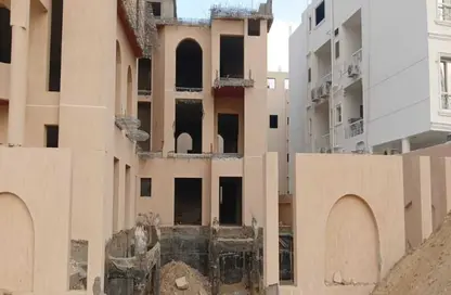 شقة - 3 غرف نوم - 2 حمامات للبيع في المجاورة الاولي - الحي الرابع غرب - مدينة الشروق - القاهرة