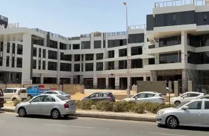 Shop - Studio - 3 Bathrooms for sale in Central Avenue - 2nd District - Sheikh Zayed City - Giza