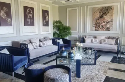Apartment - 3 Bedrooms - 3 Bathrooms for sale in The Courtyards - Sheikh Zayed Compounds - Sheikh Zayed City - Giza