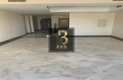 فيلا - 5 غرف نوم - 4 حمامات للايجار في ليفانا - اب تاون كايرو - المقطم - القاهرة