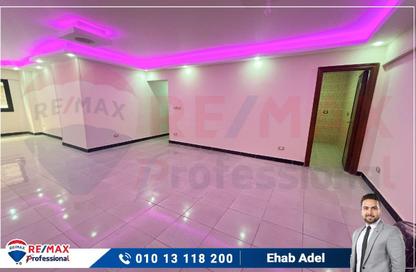 Apartment - 3 Bedrooms - 1 Bathroom for sale in Smouha Square - Smouha - Hay Sharq - Alexandria