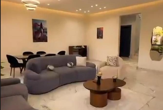 8074090 - Property Image 3