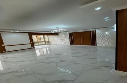 Apartment - 3 Bedrooms - 2 Bathrooms for sale in Shooting Club Street - Dokki - Giza