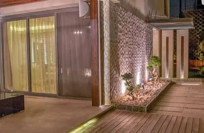 Villa - 4 Bedrooms - 5 Bathrooms for sale in Royal City - Sheikh Zayed Compounds - Sheikh Zayed City - Giza