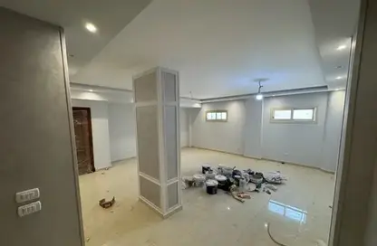 Apartment - 3 Bedrooms - 3 Bathrooms for rent in Leila Mourad St. - El Yasmeen 5 - El Yasmeen - New Cairo City - Cairo