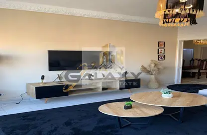 Apartment - 2 Bedrooms - 2 Bathrooms for sale in Yehia Ibrahim St. - Zamalek - Cairo