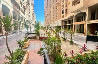 شقة - 3 غرف نوم - 2 حمامات للبيع في شارع إبراهيم نصير - لوران - حي شرق - الاسكندرية
