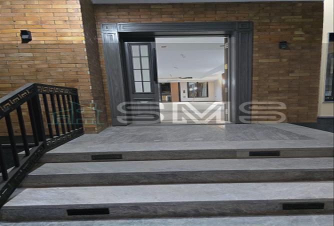 8327352 - Property Image 2