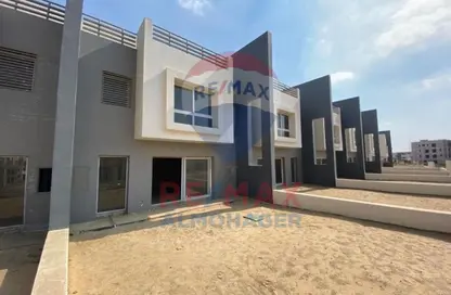 Villa - 4 Bedrooms - 5 Bathrooms for sale in Hyde Park Central - The 6th Settlement - New Cairo City - Cairo Villa - 4 Bedrooms - 5 Bathrooms for sale in Hyde Park Central - The 6th Settlement - New Cairo City - Cairo
